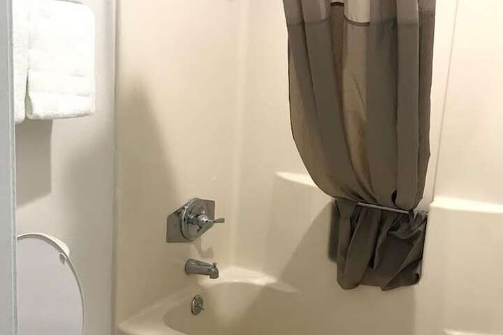 Room 18 of 32