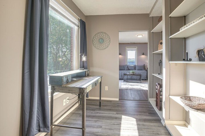 Downtown Condo 23 Mi to Hocking Hills State Park