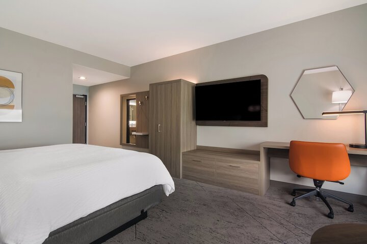 Holiday Inn Express & Suites Springdale Fayetteville Area by IHG