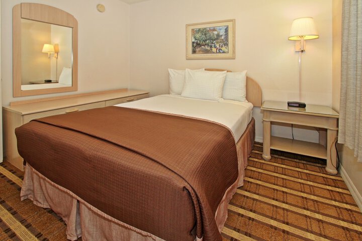 Super 8 by Wyndham Kissimmee