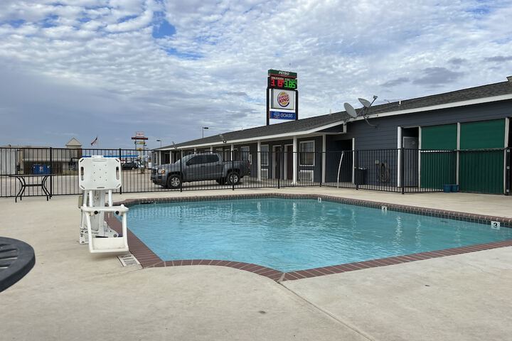 Pool 4 of 32