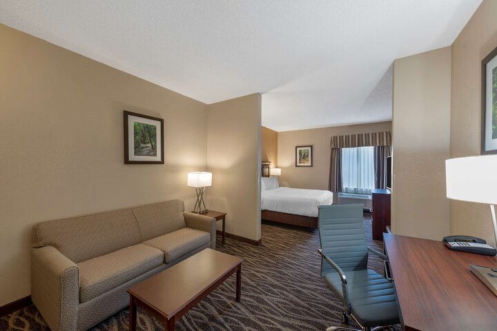 Room 27 of 41