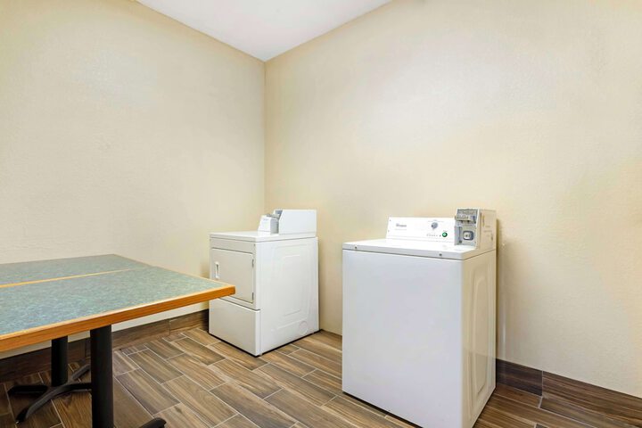 Best Western Locust Grove Inn & Suites