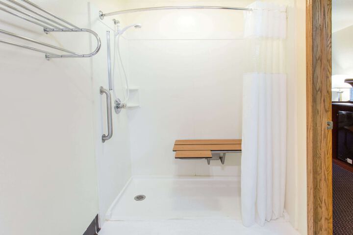 Room 5 of 23