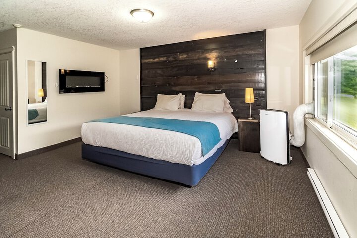 Room 44 of 66
