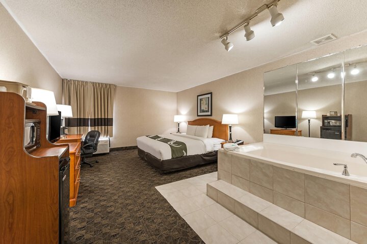 Quality Inn & Suites Portage Central