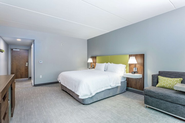 Room 22 of 37