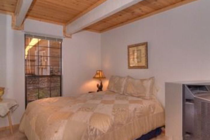 Spacious 3 North Shore Townhome 3 Br Townhouse by RedAwning