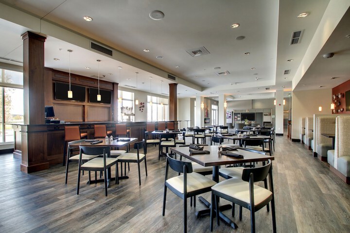 Holiday Inn & Suites Peoria at Grand Prairie by IHG