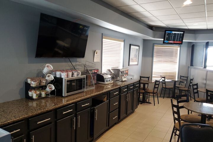Super 8 by Wyndham Edmonton International Airport