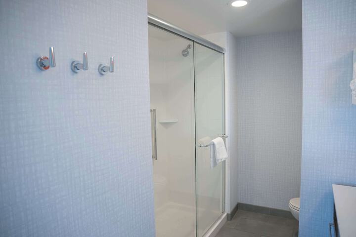 Hampton Inn & Suites Erie Bayfront