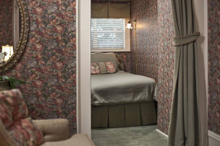 Albemarle Inn