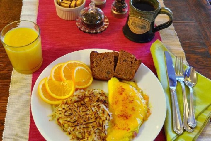 HILLSIDE HOUSE BED AND BREAKFAST