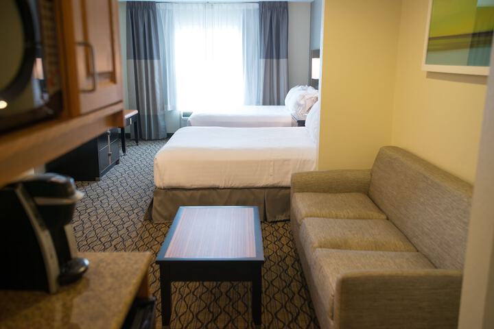Room 32 of 43