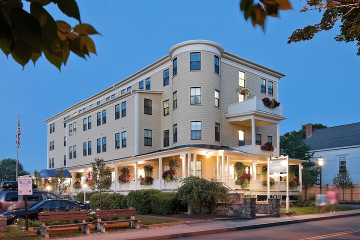 The Colonial Inn