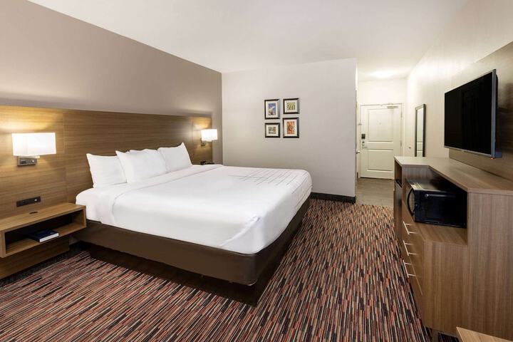 La Quinta Inn & Suites by Wyndham Wichita Falls - MSU Area