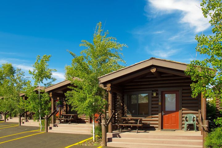 Elk Country Inn