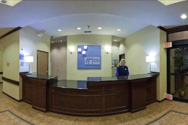 Holiday Inn Express & Suites by IHG