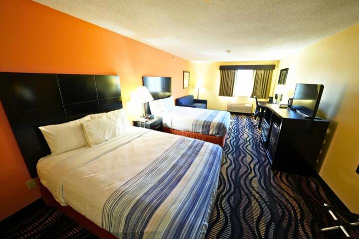 Rock Island Inn & Suites Streator IL