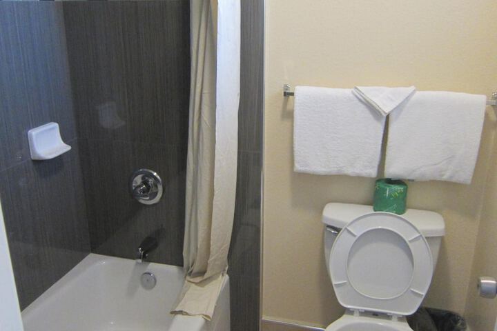 Room 27 of 52