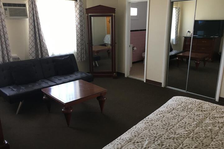 Room 25 of 41