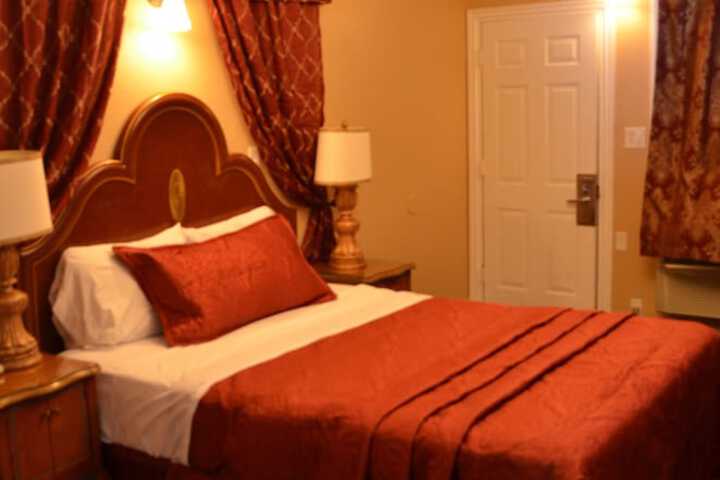 Travel Inn & Suites