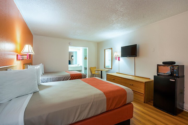 Room 27 of 31