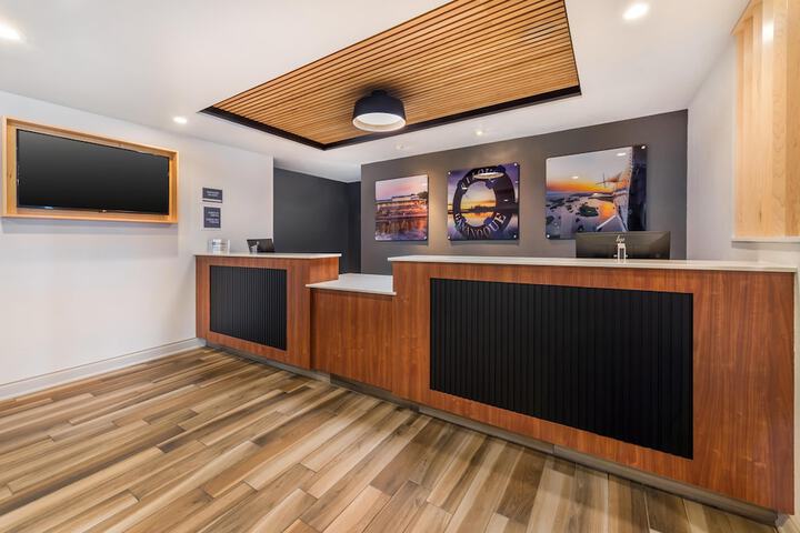 Best Western Plus 1000 Islands Hotel & Suites