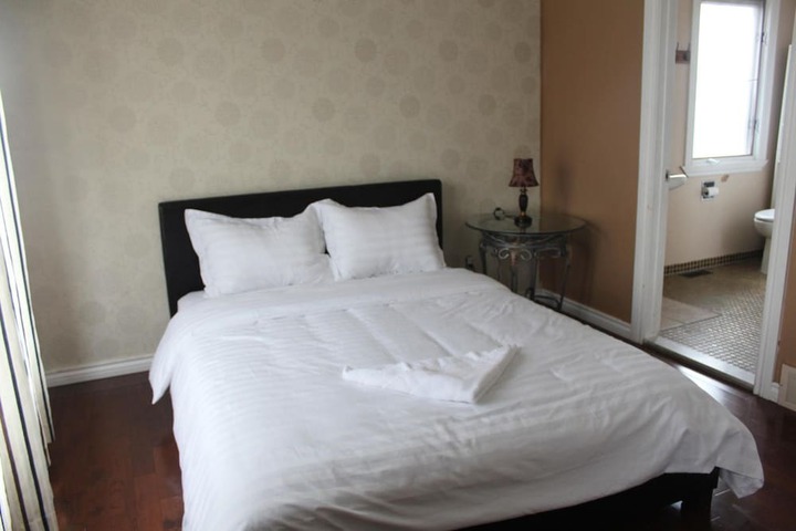 Room 33 of 55