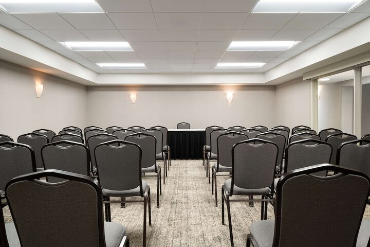 DoubleTree by Hilton Pittsburgh Airport