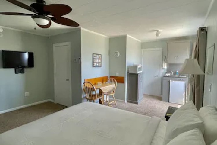 Room 22 of 38