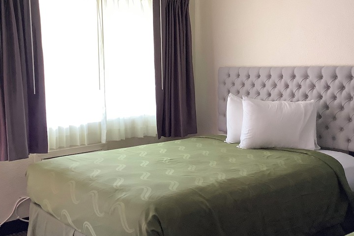 Room 33 of 41