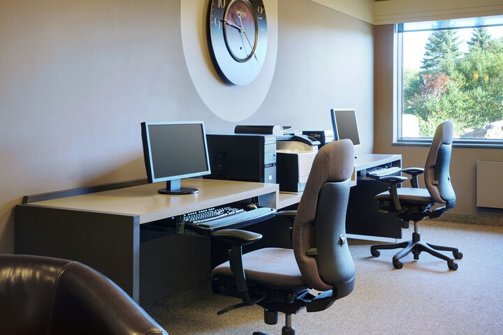 Business Center 48 of 57