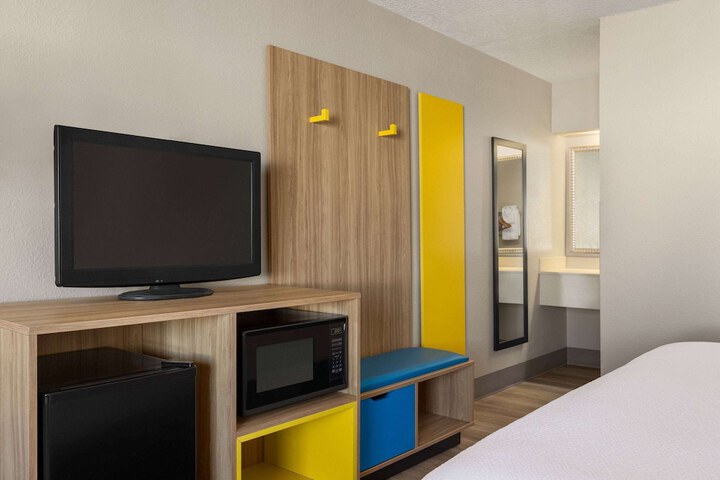 Room 18 of 47