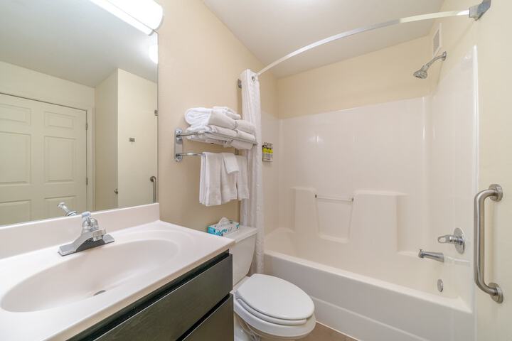Room 15 of 36