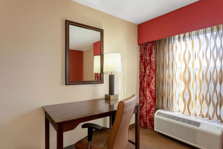 Room 47 of 62