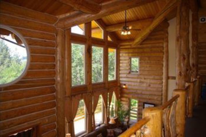 Bigfoot Lodge B & B