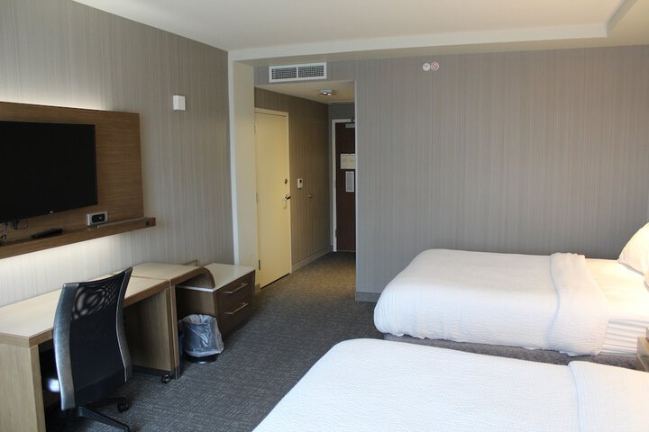 Room 35 of 74