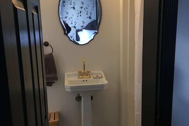 Room 18 of 92