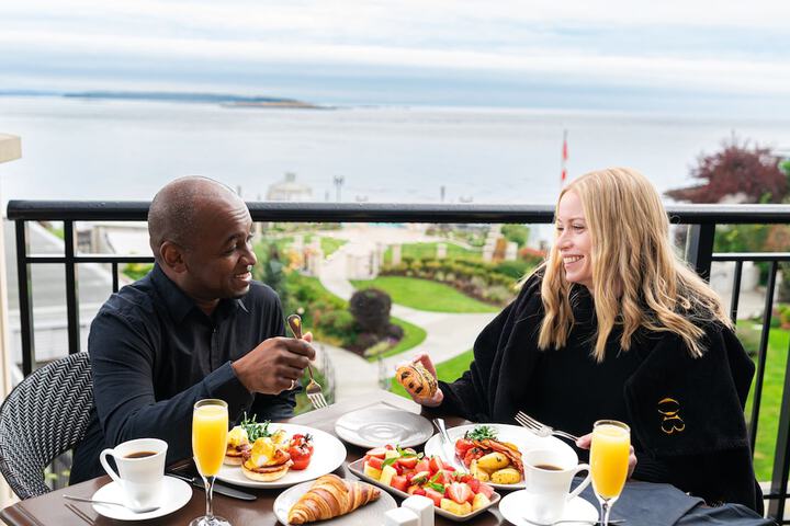 Oak Bay Beach Hotel