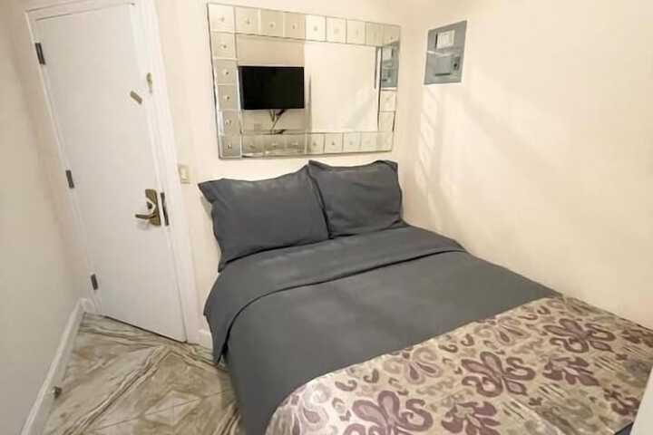 Room 11 of 22