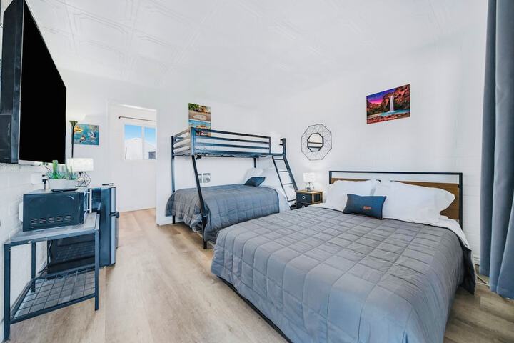 Room 32 of 51