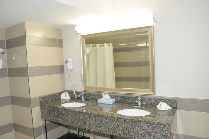Room 16 of 41