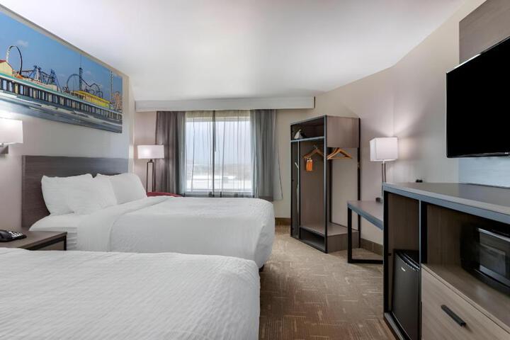 Clarion Pointe Galveston Seawall