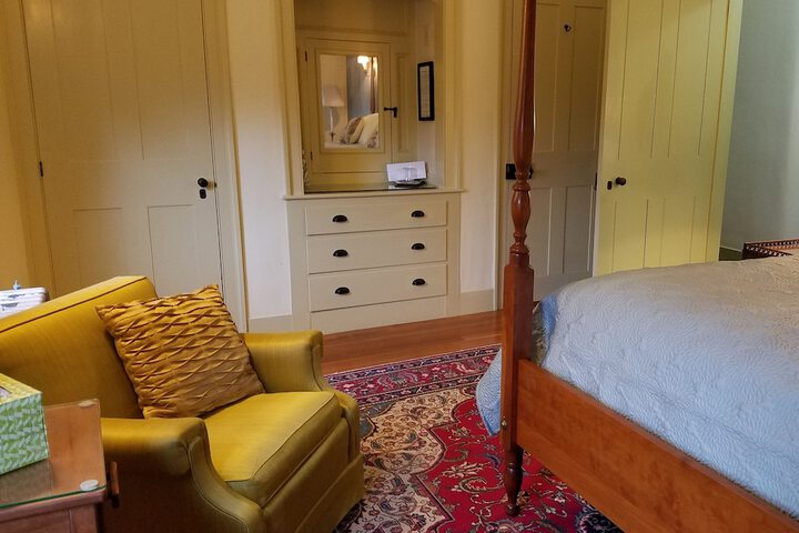 Room 32 of 72