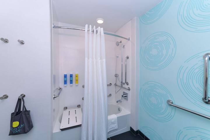 Room 15 of 47
