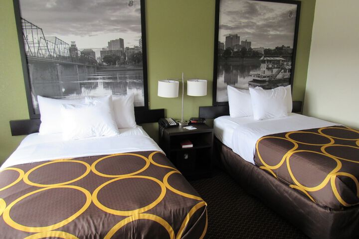Super 8 by Wyndham New Cumberland