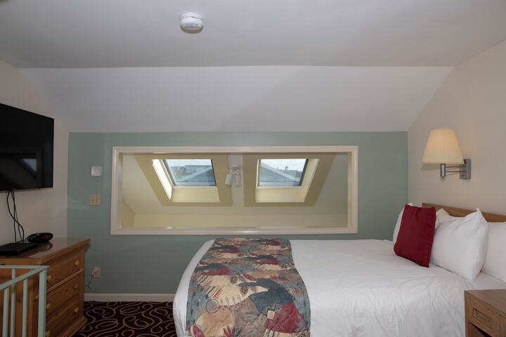 The Corsair & Cross Rip Oceanfront Resort