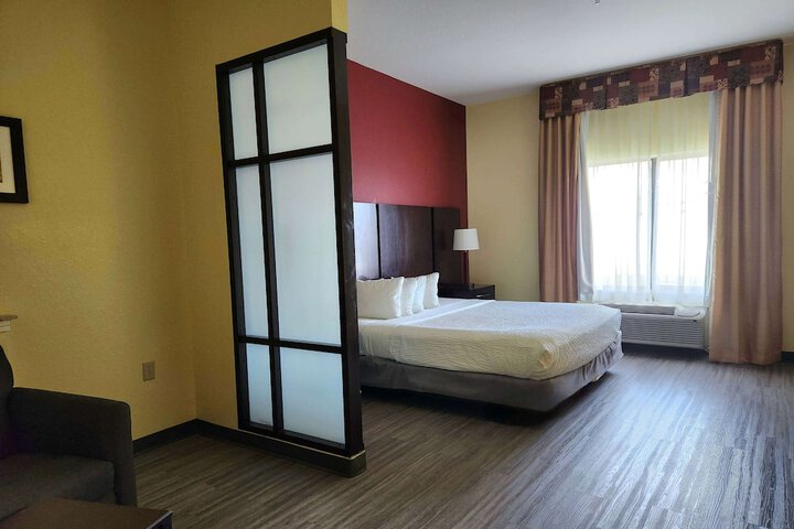 Room 14 of 32