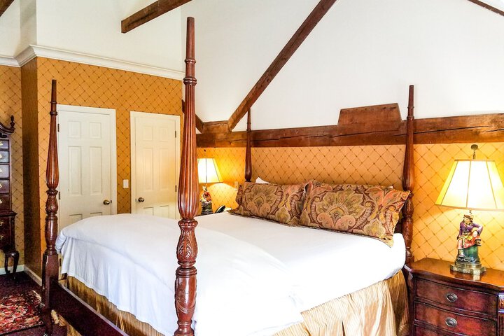 Room 105 of 114